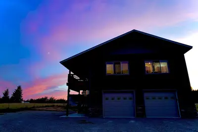 Image de Glacier Country Chalet-Stunning Mountain Views