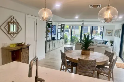 Image de Newly Remodeled Townhouse in Buttonwood Bay