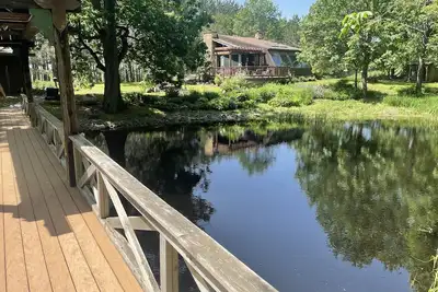 Image de Escape to a Northwoods Cabin with private island!