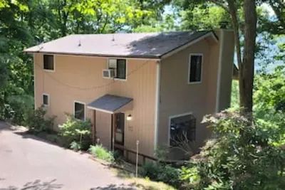 Image de Cozy Maggie Valley Country Club home with great view!