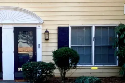 Image de Lovely condo centrally located in Winston-Salem