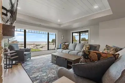 Image de Magnificent Marina View Condo in the heart of downtown Sister Bay