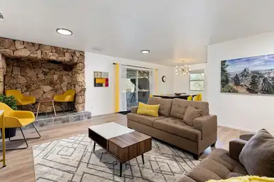 Image de Yosemite South & Bass Lake Home with Game Room