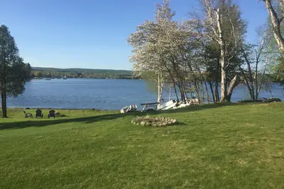 Image de 2 story lakefront coach house