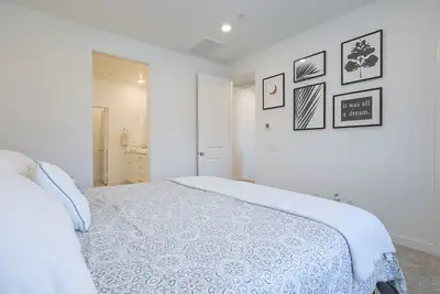 Image de A Stunning Home In Perfect Oc Spot