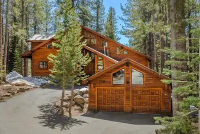 Image de Tree Haus at Tahoe Donner - By Tahoe Getaways - Hoa Beach Access, Gym, Pool