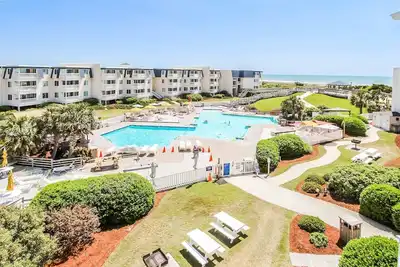 Image de 10% Off 2025 - First Floor Easy Beach access - Ocean Front Resort\n2 Bed 2 Bath