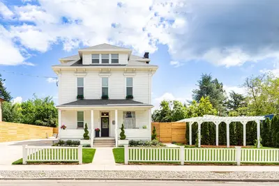 Image de 7 bedroom - Wine Country Home - Amazing Location