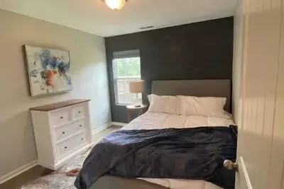 Image de Pet friendly, cozy 3 Br\/2 Ba home.