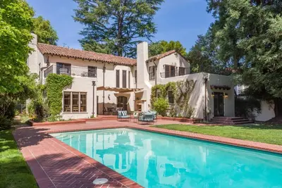 Image de Luxury Villa w\/Pool Palo Alto Silicon Valley, Downtown, King Bed