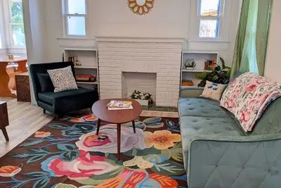 Image de Charming 2 Bedroom Home Near Town, Simple and Sweet