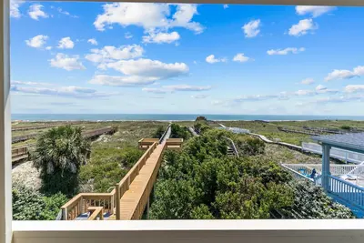 Image de Oceanfront home with WiFi, central Ac, washer/dryer  - dogs welcome