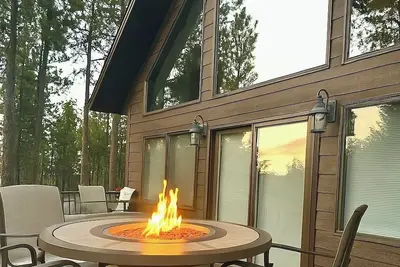 Image de Cozy Black Hills Cabin Sleeps 17 Garage + Atv Trailer Parking