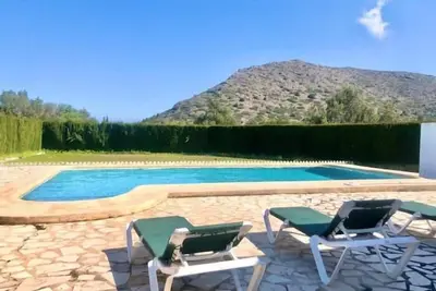 Image de Chalet independiente con piscina y barbacoa