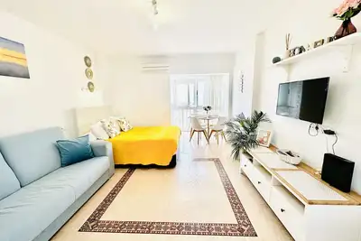 Image de Beautiful apartment with frontal views of the sea