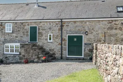 Image de No 1 The Granary, pet friendly, with open fire in Llannerch-Y-Medd