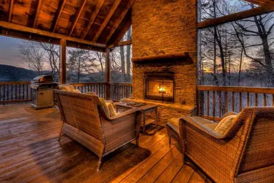 Image de Coppertree Getaway - Mountain View | Hot Tub | Pool Table | Fire Pit