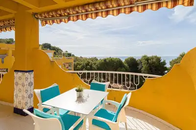 Image de Appartement \"Sandra by the Sea\" avec vue sur la mer, piscine, jardin et Wi-Fi