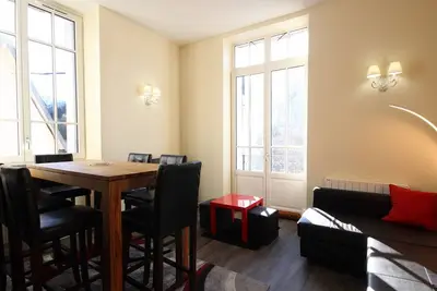 Image de T2 Charmant avec Wifi en Centre Ville - 5 pers, Proche Thermes