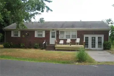Eel Creek Escape -  Water Front  - Water Access - Screened Porch No Linens