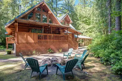 Image de Secluded Riverwoods Lodge, Sandy River, Woodstove, Hot Tub, Dog-friendly