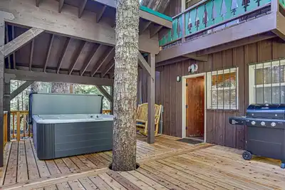 Image de Moosewood Cabin, a Dog-Friendly Family Cabin in Govt. Camp, Hot Tub, Deck, Bbq
