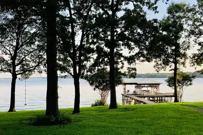Image de The best of lake living; 3/2+Loft; Open water and large yard