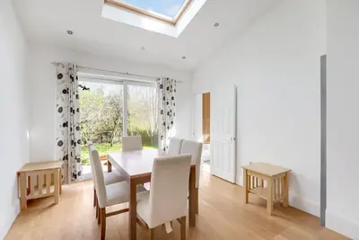 Image de Large London Home with fantastic living area, free parking and lovely location