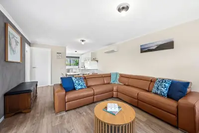 Image de Beachside Torquay Unit: Walk to Surf, Food and Fun