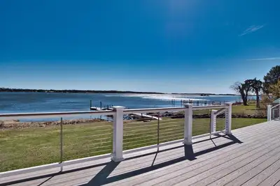 Image de Stunning waterviews with direct access to Westport River!