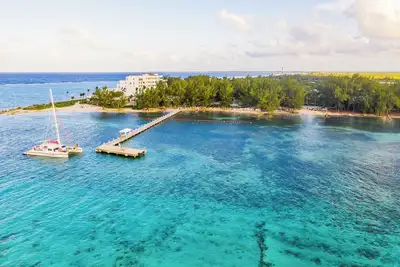 Image de Waterfront Island House #14, Rum Point, Beach, Pool, Bikes, Kayaks, Paddleboard!