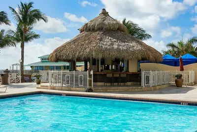 Image de Making The Best Memories Along The Way! 2 Convenient Units, Pool, Pets Allowed