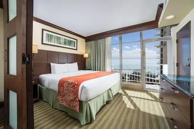 Image de Beachside Resort Retreat in Sunny Isles Beach! Two Partial Ocean View Units!