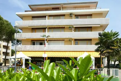 Image de Appartement de vacances Bibione pour 1 - 5 personnes avec 1 chambre à coucher - Logement de vacances