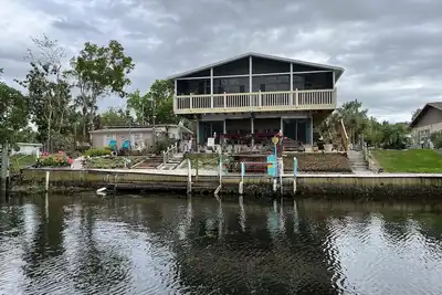 Image de Luxury Waterfront, King Suite & Queen Suite, 3 full bathrooms, kayaks views