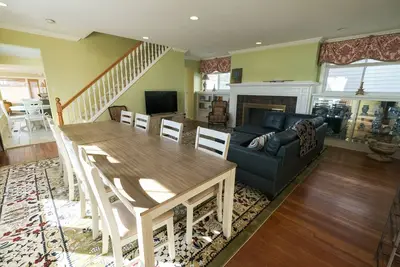 Image de Beautiful 2 bed, 2 bath condo on St Clair River in Marysville, Mi - U1\n