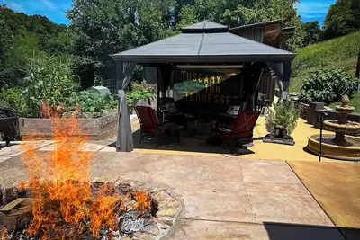 Image de Family friendly quiet getaway! The Grande @ Tuscany Inn Tennessee