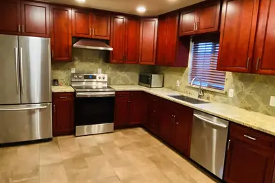 Image de 22 acres Farmhouse to enjoy. 1. 5 mile from tracy mall. Still enjoy countryside
