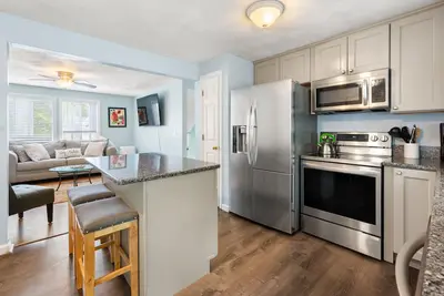 Image de Bright and BeautifulBeach House