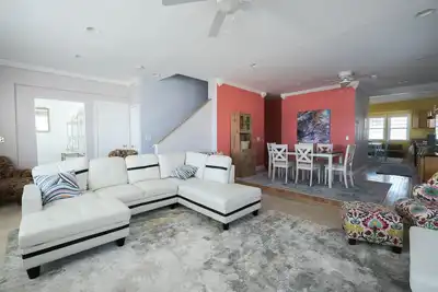 Image de Getaway with river views - 3 bed, 2. 5 bath condo on the St. Clair River, U4 \n