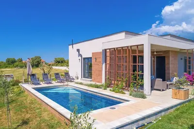 Villa Lily - Private Pool, Lovely Garden