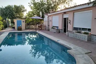 Image de Villa piscine privée bbk terrasse wifi zone tranquille à 15 min de la plage