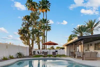Image de Outdoor Paradise-Spacious- Hot tub -Pool > Encanto
