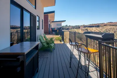 Image de Incredible View #4 at The Dwellings