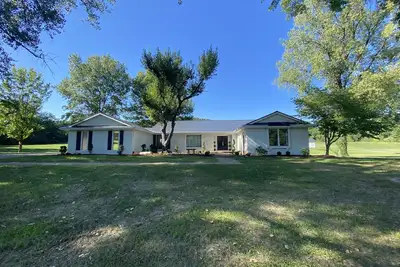 Image de Modern Farmhouse with Glam Room and Bunk Room