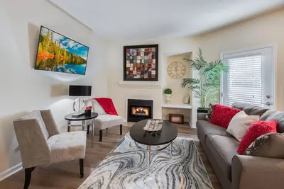 Image de Lovely 2-Bedroom With Private Garage For Long Stays