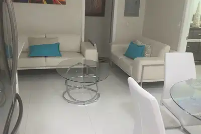 Image de A new, modern, and luxurious 2-bedroom house, Unit B.