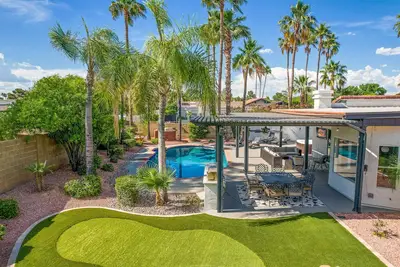 Image de Vacation in Style at the Desert Palms with 3 Primary Suites, Heated Pool, More!