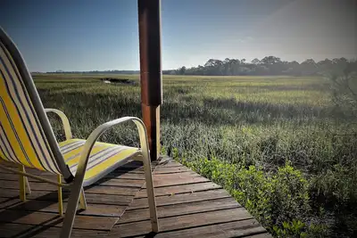 Image de ⭐Intimate and Updated Treehouse with Breathtaking Marsh Views⭐