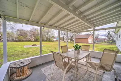 Image de Lake Eufaula Retreat w\/ Fire Pit, Near Main St!